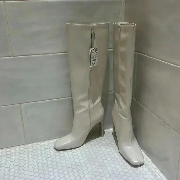 ZARA Size 41 Ivory Pull-On Almond Toe High Block Heel Tall Boots NB NWT - Picture 4 of 6